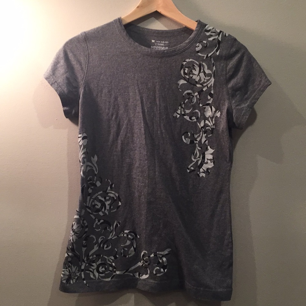 NWOT Tek gear Tshirt